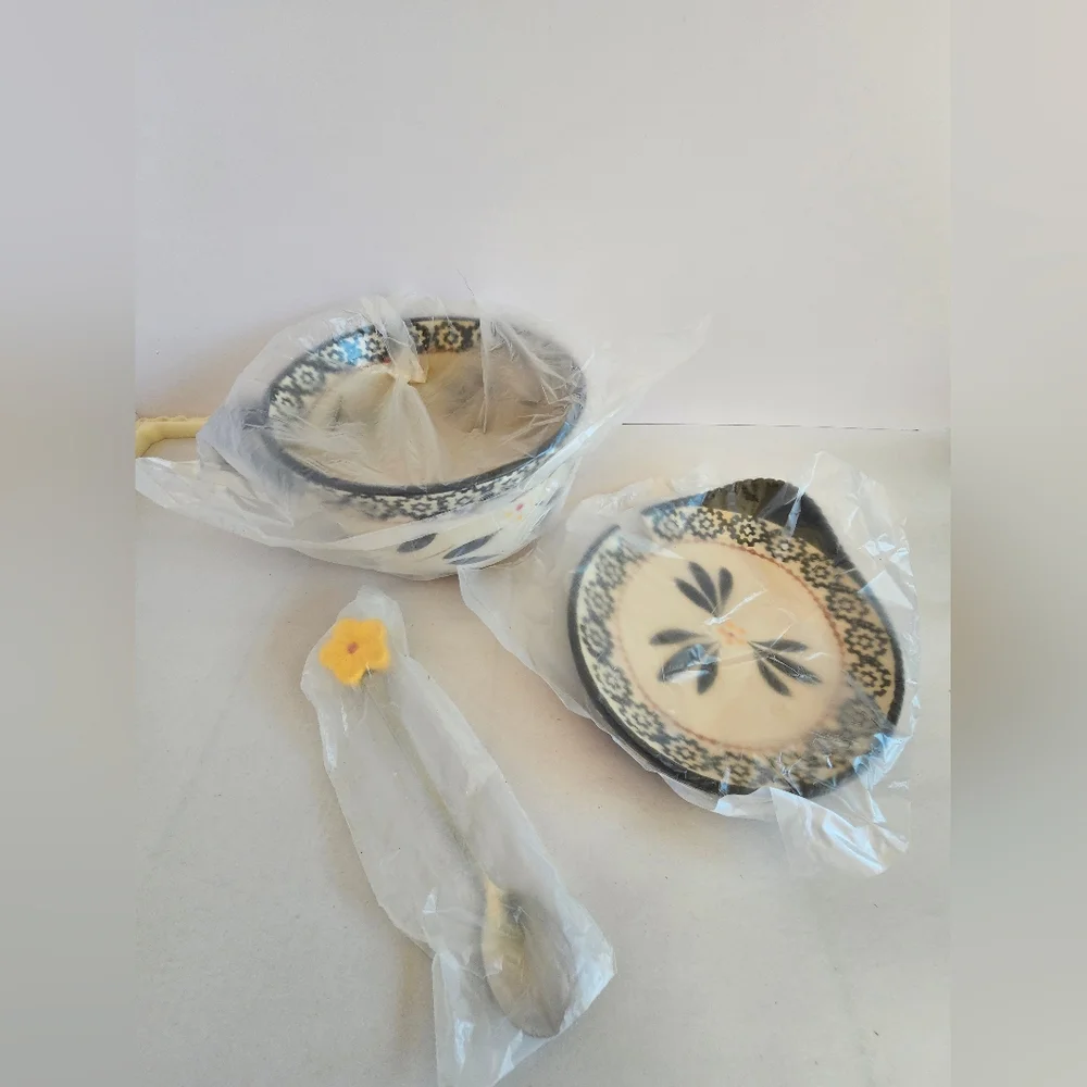 NWOT Temp-tations Old World Black Soup and Sandwich Set